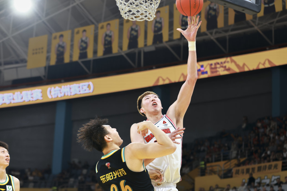 广东宏远CBA击败辽宁男篮,周琦内线优势明显(广东宏远cba击败辽宁男篮,周琦内线优势明显吗) 广东宏远CBA击败辽宁男篮,周琦内线优势明显(广东宏远cba击败辽宁男篮,周琦内线优势明显吗)