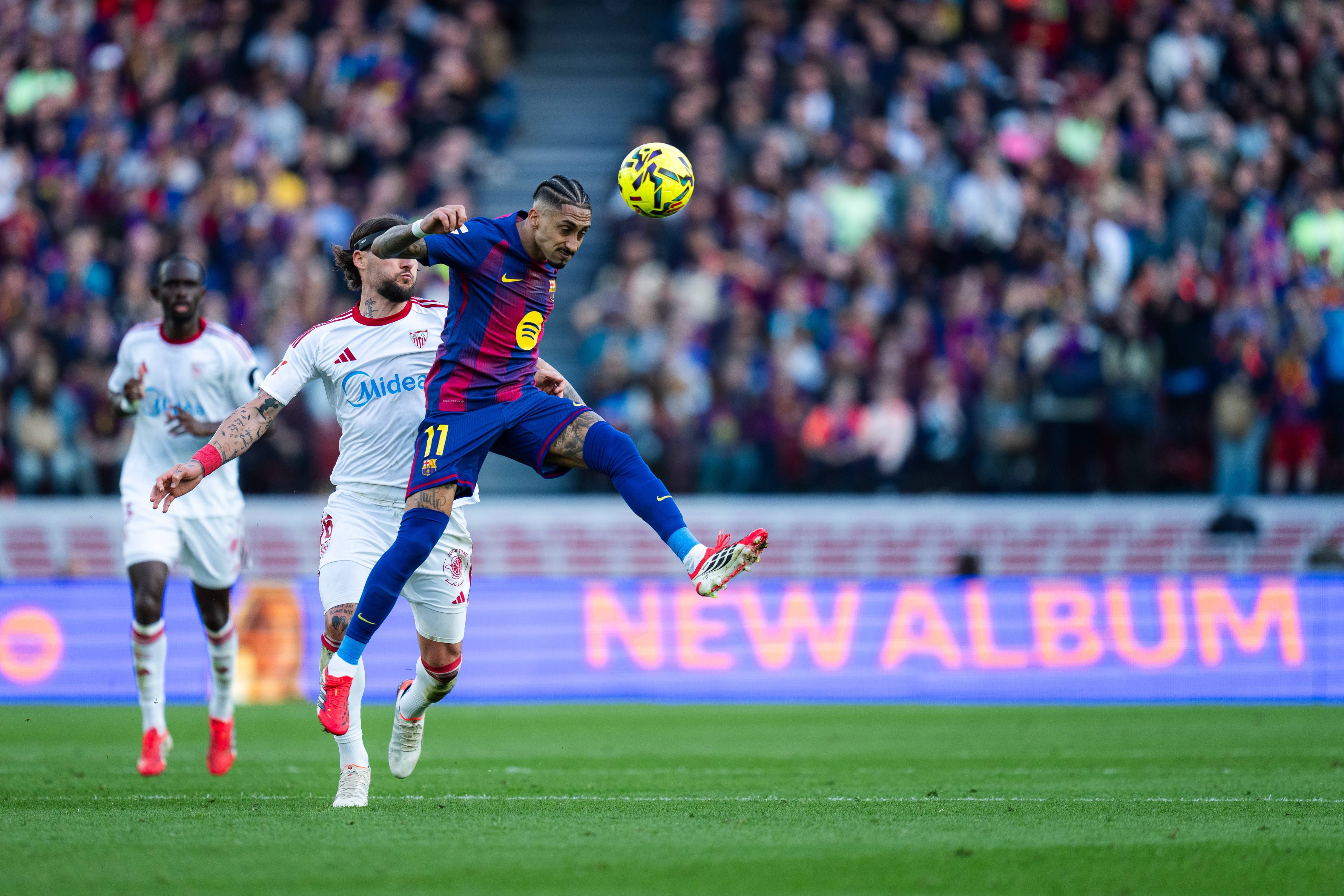 巴塞罗那西甲取胜塞维利亚，莱万进球