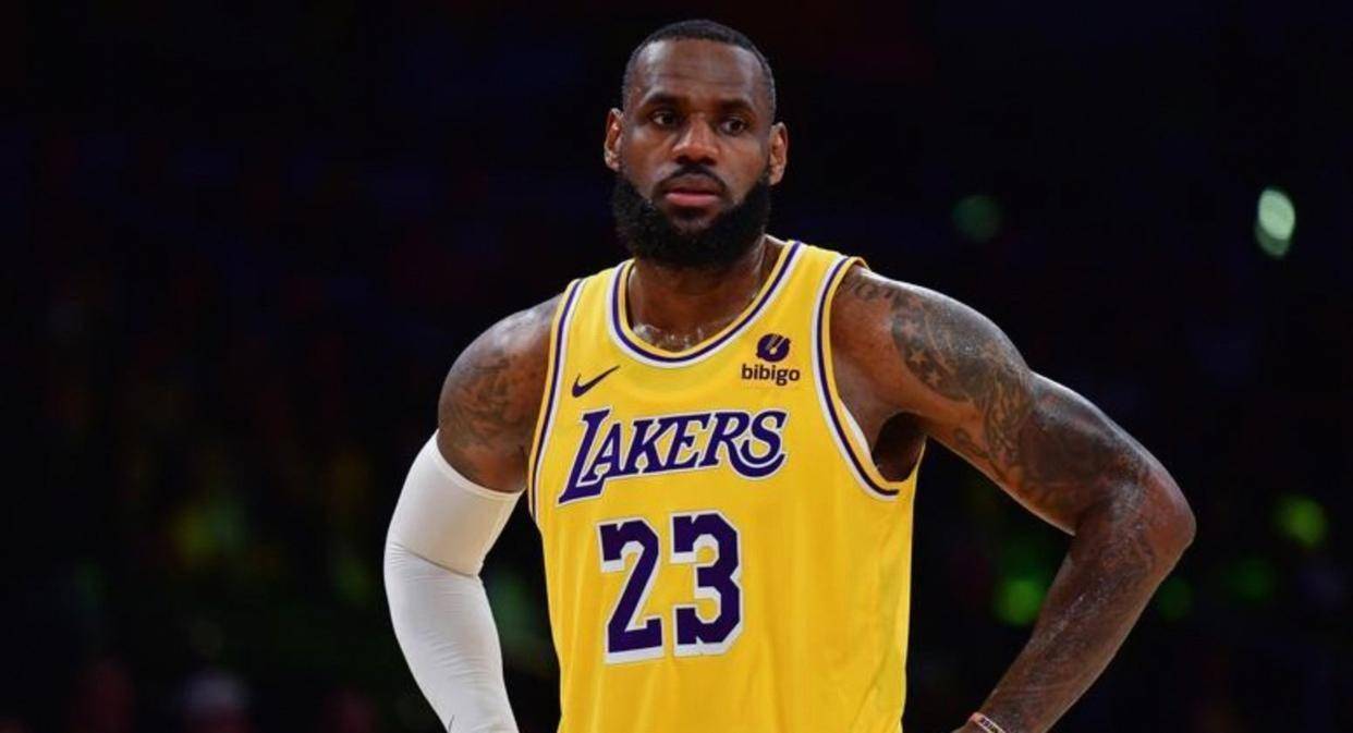 湖人NBA战胜休斯敦火箭詹姆斯关键三分的简单介绍